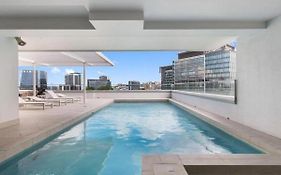Modern City Pad, 1-Min To Showgrounds